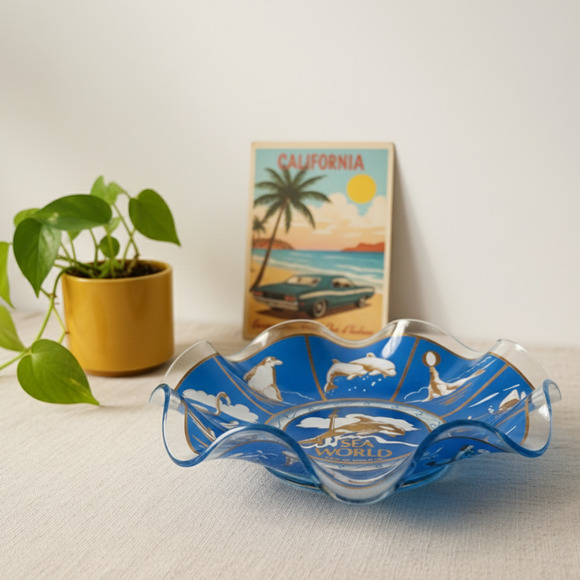 Vintage MCM Sea World Souvenir Blue Glass Decorative Bowl / Dish | 1976 Shamu - Picture 1 of 9